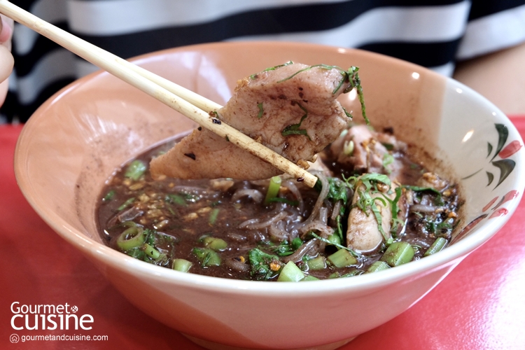 อองเตี๋ยว ซอยอารีย์ ร้านเก๋วยเตี๋ยวเรือรสเด็ดจากอองตอง