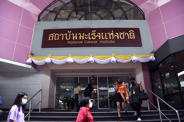 ตุลาคม เดือนแห่งการณรงค์ต้านภัยมะเร็งเต้านม “สถาบันมะเร็ง” และ “วาโก้” ชวนตระหนักรู้ เท่าทัน “มะเร็งเต้านม”