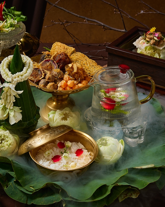 “ข้าวแช่ตำรับชาววัง” อาหารไทยคลายร้อนสุดประณีตจาก รอยัล โอชา “Royal Osha”