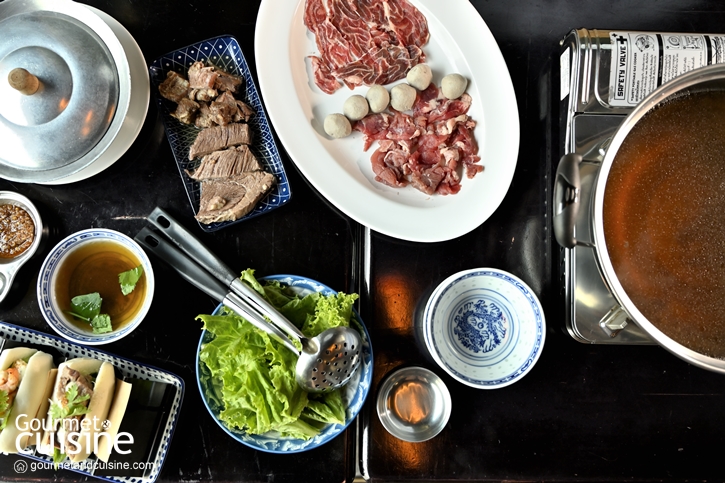 ’26 ยี่สับหลก’ มรดกแห่งรสชาติจาก ‘ก๋วยเตี๋ยวเนื้อนายโส่ย’ ของเชฟตี๋-นภัทรและคุณพึ่ง-ณัฐพร