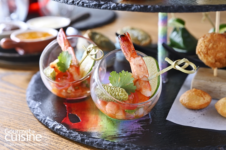 ฉลองเดือนแห่งสายรุ้งด้วย Spectrum of Colours Afternoon Tea