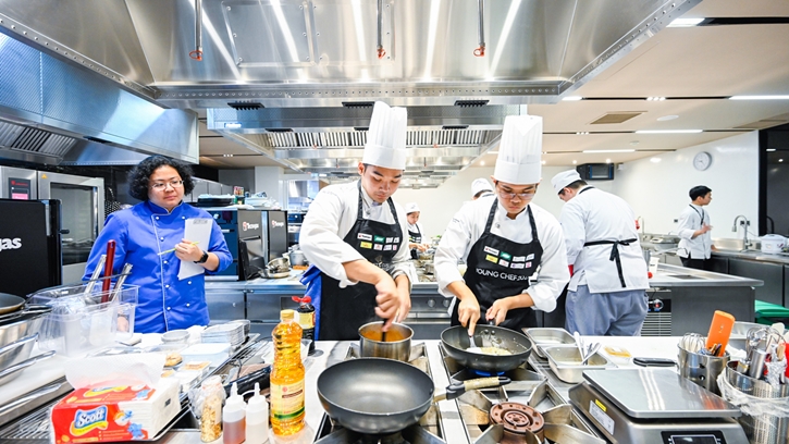 “ทีมคาปีบาโจ้ วิทยาลัยดุสิตธานี พัทยา” คว้าแชมป์การแข่งขัน “Gourmet & Cuisine Young Chef 2023”