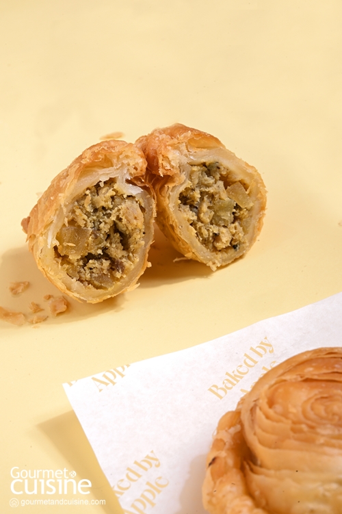 เซฟไว้ให้อุ่นใจ คลายความหิวด้วย Baked by Apple กะหรี่ปั๊บเห็ดทรัฟเฟิลเจ้าอร่อย