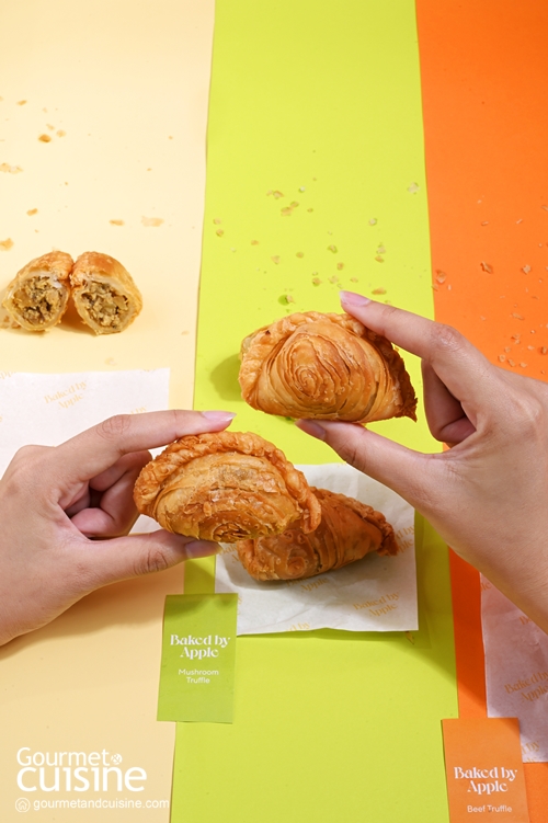 เซฟไว้ให้อุ่นใจ คลายความหิวด้วย Baked by Apple กะหรี่ปั๊บเห็ดทรัฟเฟิลเจ้าอร่อย