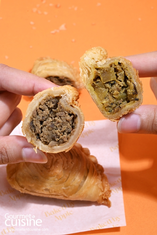 เซฟไว้ให้อุ่นใจ คลายความหิวด้วย Baked by Apple กะหรี่ปั๊บเห็ดทรัฟเฟิลเจ้าอร่อย