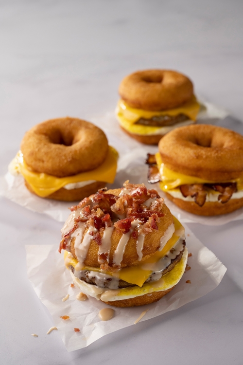 สยามดิสคัฟเวอรี่ สร้างปรากฎการณ์เซอร์ไพรท์  “Duck Donuts” ครั้งแรกในเอเชียตะวันออกเฉียงใต้ ร้านโดนัทยอดนิยมจากประเทศอเมริกา