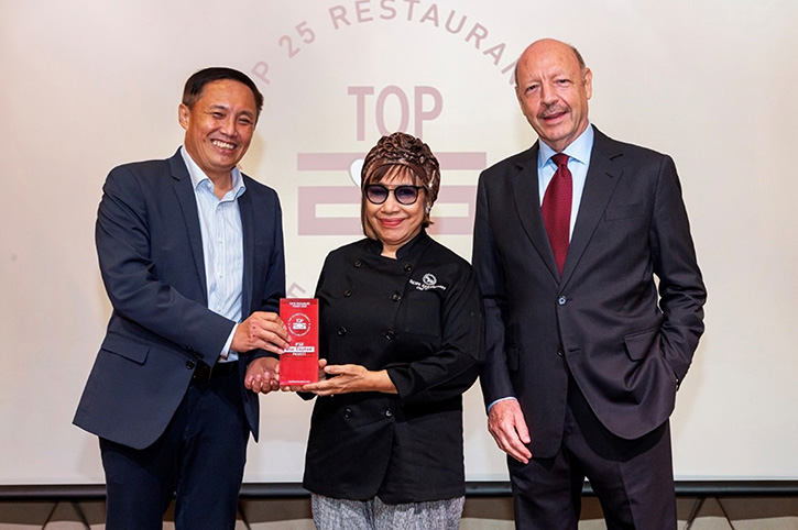 บลู เอเลเฟ่นท์ รับมอบรางวัล  THE TOP25 Restaurants Phuket 2023