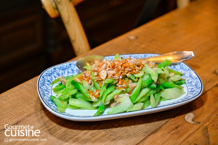 บ้านนวล ถนนเฟื่องนคร บ้านหลังใหม่ของร้านอาหารไทยคิวยาว มอบมวลความอร่อยได้ยิ่งกว่าเดิม