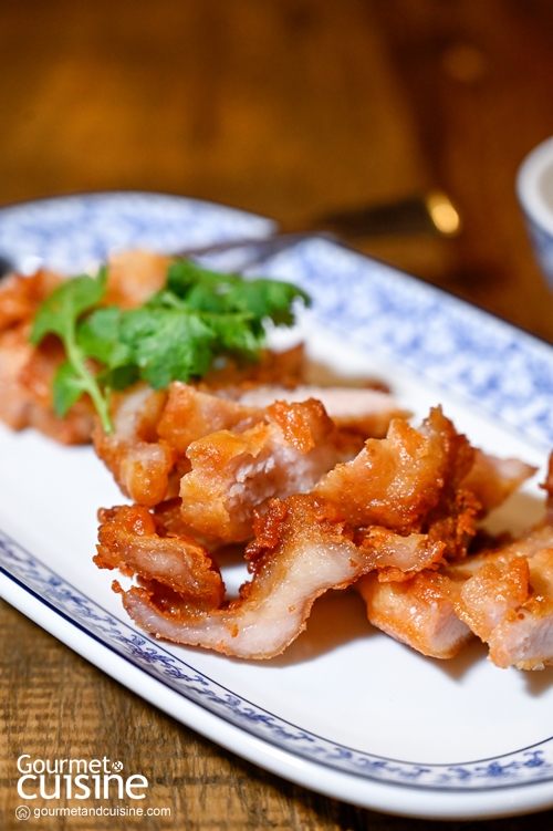 บ้านนวล ถนนเฟื่องนคร บ้านหลังใหม่ของร้านอาหารไทยคิวยาว มอบมวลความอร่อยได้ยิ่งกว่าเดิม
