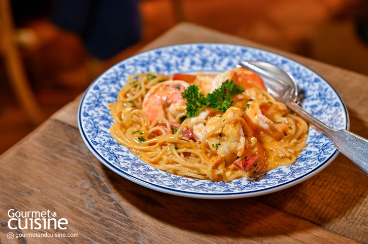 บ้านนวล ถนนเฟื่องนคร บ้านหลังใหม่ของร้านอาหารไทยคิวยาว มอบมวลความอร่อยได้ยิ่งกว่าเดิม
