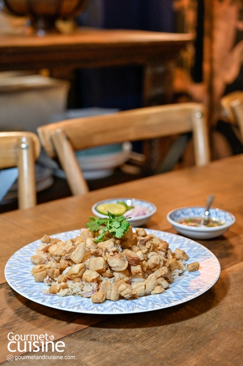 บ้านนวล ถนนเฟื่องนคร บ้านหลังใหม่ของร้านอาหารไทยคิวยาว มอบมวลความอร่อยได้ยิ่งกว่าเดิม