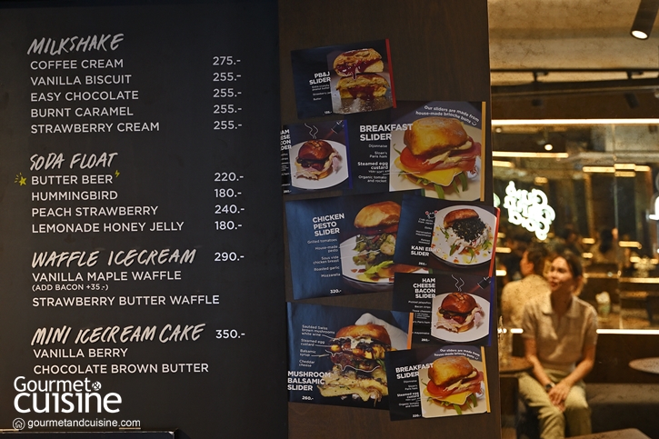 Guss Damn Good เพลินจิต สาขาใหม่และสาขาแรกที่นั่งกินได้ มีอาหารขายด้วย!