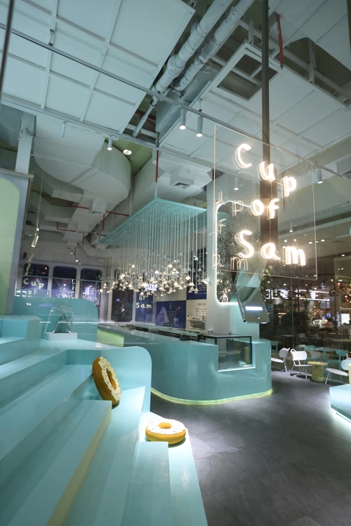 ฉลองเปิดคาเฟ่ใหม่ “Cup of Sam” ที่สยามพารากอน แจกเครื่องดื่มฟรี พร้อมมอบประสบการณ์คาเฟ่แบบ Interactive dining