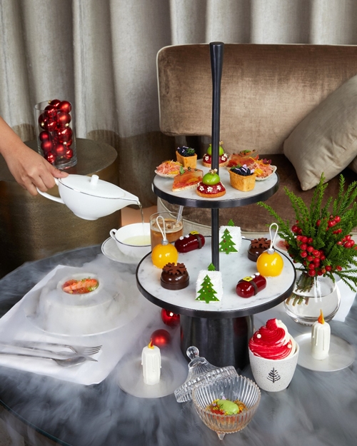 วอร์มหัวใจให้อบอุ่นด้วย 14 “Festive Afternoon Tea” ชุดน้ำชายามบ่ายธีมคริสต์มาส จากโรงแรมสุดปัง