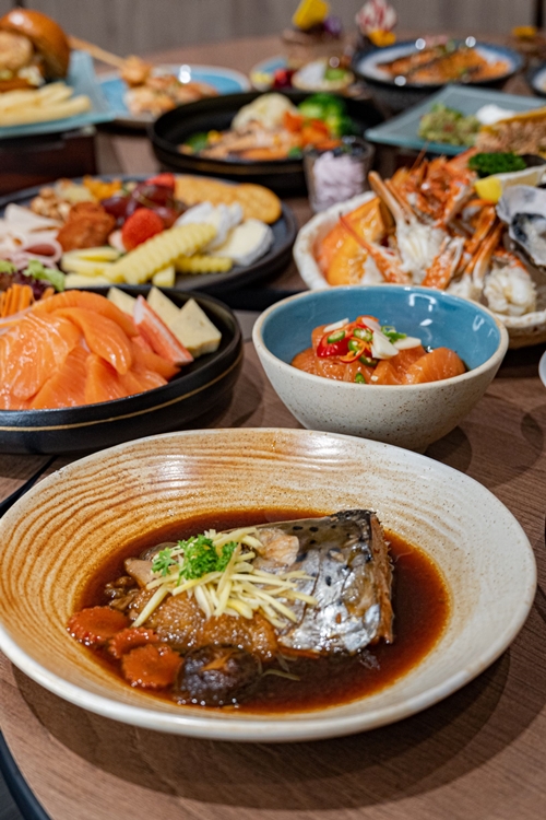 ชวนมาลิ้มลองแซลมอนเนื้อชุ่มฉ่ำกับโปรโมชั่นใหม่ทุกคืนวันศุกร์ บุฟเฟต์ฮาเวสท์มื้อเย็น แซลมอน อิดิชั่น ที่ รีพ แฟคทอรี