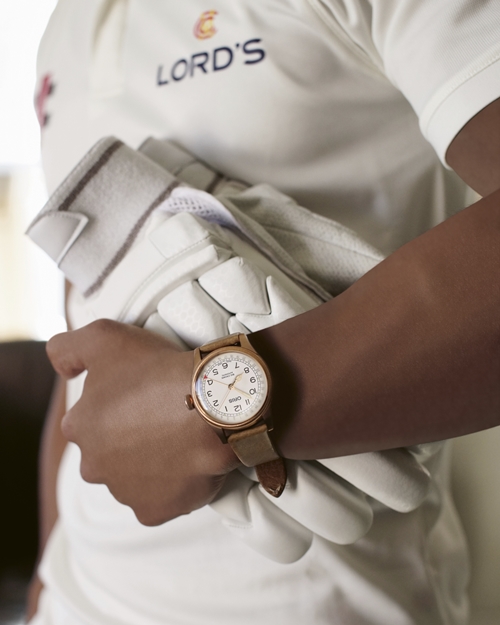 Oris และ Marylebone Cricket Club (MCC) ร่วมมือกันรังสรรค์ ประดิษฐกรรมแห่งเวลา Big Crown Pointer Date รุ่น ลิมิเต็ด อิดิชั่น ในเวอร์ชั่นบรอนซ์