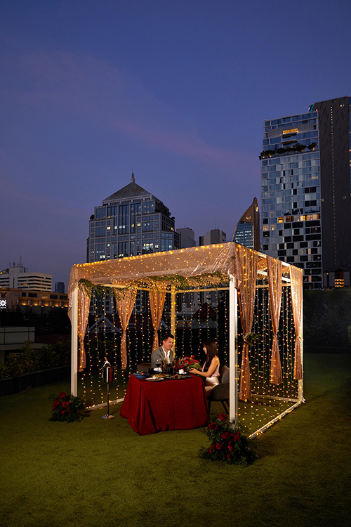 ดื่มด่ำบรรยากาศสุดพิเศษในค่ำคืนวันวาเลนไทน์ ณ ห้องอาหารลา ทาโวลา (La Tavola) โรงแรมเรเนซองส์ กรุงเทพฯ ราชประสงค์