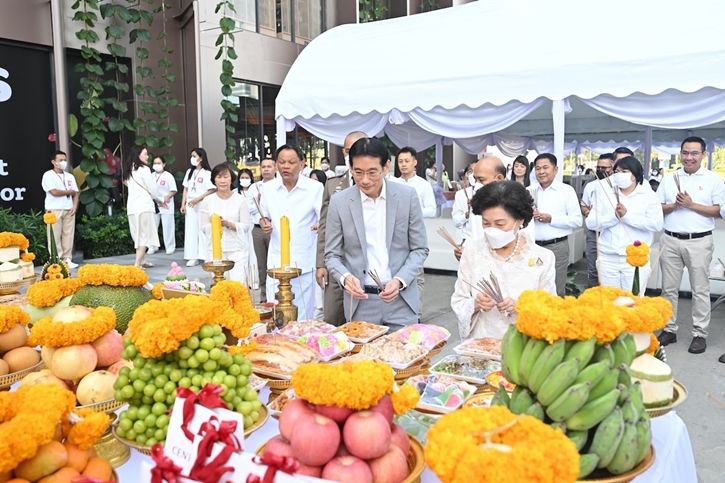 คณะผู้บริหารกลุ่มเซ็นทรัล จัดพิธีอัญเชิญตราตั้งพระราชทาน “พระครุฑพ่าห์” ลำดับที่ 28 ขึ้นประดิษฐานที่ห้างเซ็นทรัลเมกาบางนา
