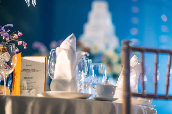 ความรักเปรียบเสมือนบทเพลงซิมโฟนีที่ดังก้องกังวาล และ 'Symphony of Love – Wedding Open House' ณ โรงแรม ดิ โอกุระ เพรสทีจ กรุงเทพฯ เป็นการเฉลิมฉลองความโรแมนติกและความสวยงาม ที่ซึ่งจะเนรมิตงานวิวาห์ในฝันให้กลายเป็นจริง