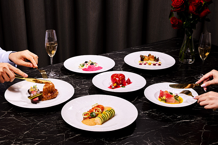 ฉลองค่ำคืนวันวาเลนไทน์กับคนพิเศษ ที่ โรงแรม เดอะ เซนต์ รีจิส กรุงเทพฯ