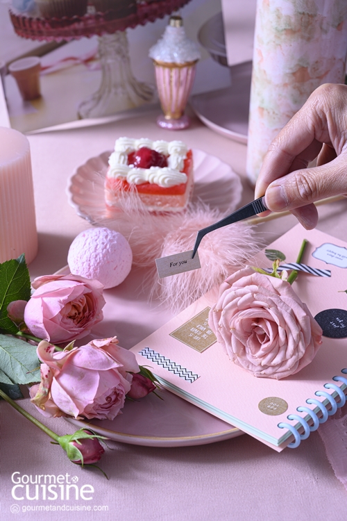 แต่งจานขนมให้สวยหวานในธีม "Rose Valentine" ด้วยดอกกุหลาบเคลือบเกล็ดน้ำตาล