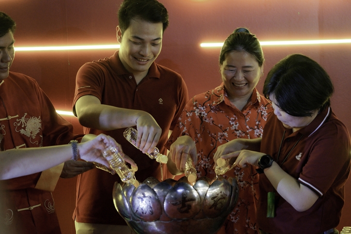 น้ำมันพืช ตรา องุ่น ร่วมสนับสนุนงานตรุษจีน จัดกิจกรรม “CHINESE THE GOLDEN STREET 2024”