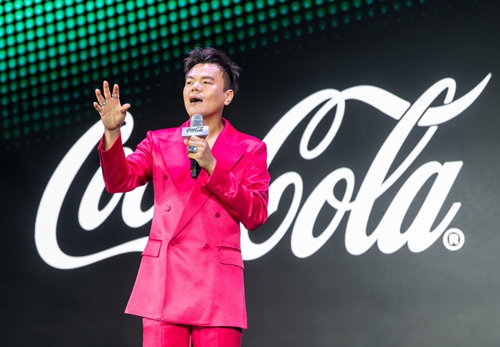 “โคคา-โคล่า” จับมือเหล่าซุป’ตาร์เคป็อป J.Y. Park, Stray Kids, ITZY และ NMIXX เปิดตัว “Coca-Cola® Creations K-Wave” รสชาติใหม่ เอาใจแฟน K-POP ทั่วโลก