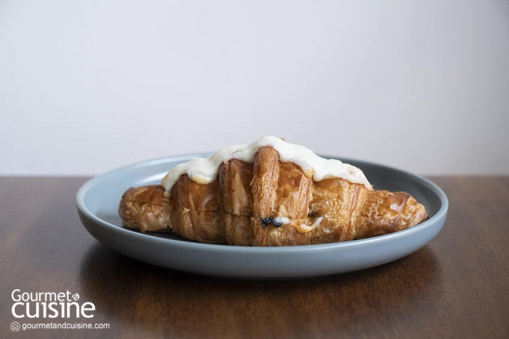 Wolf Croissanterie สาขาตลาดบองมาร์เช่ ร้านครัวซองต์ไส้แน่นที่คนรักครัวซองต์ห้ามพลาด