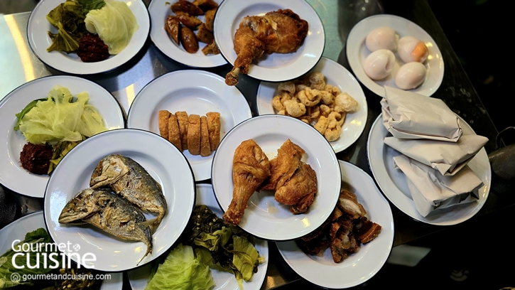 หิวดึกมาทางนี้ ‘จิ๊นทอดป้าตือ’ ร้านอาหารเหนือคิวยาวเอาใจคนรักสตรีทฟู้ด ซอยวิภาวดี 16/33
