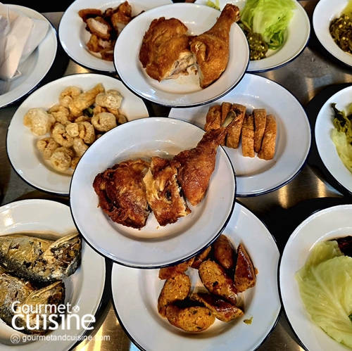 หิวดึกมาทางนี้ ‘จิ๊นทอดป้าตือ’ ร้านอาหารเหนือคิวยาวเอาใจคนรักสตรีทฟู้ด ซอยวิภาวดี 16/33