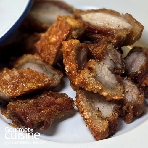 หิวดึกมาทางนี้ ‘จิ๊นทอดป้าตือ’ ร้านอาหารเหนือคิวยาวเอาใจคนรักสตรีทฟู้ด ซอยวิภาวดี 16/33