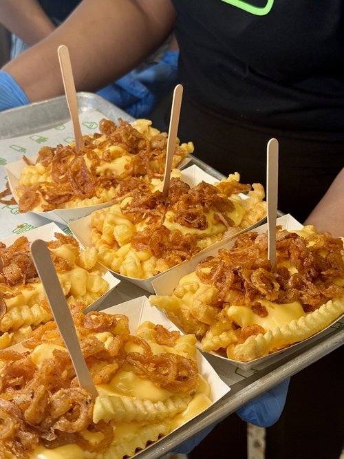 ShakeShack ฉลองครบรอบ 1 ปี ด้วยเมนูเบอร์เกอร์สุดลิมิเต็ด และเครื่องดื่มคุกกี้แอนด์ครีมที่เสิร์ฟให้ลองเพียงแค่ 2 เดือน