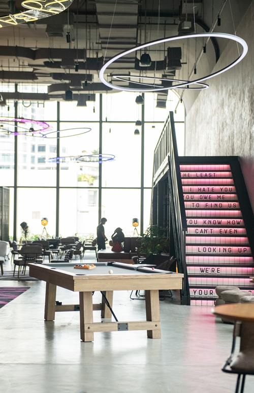 Moxy Bangkok Ratchaprasong โรงแรมม็อกซี่แห่งแรกของประเทศไทยมาแล้ว