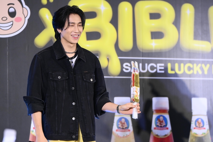 เด็กสมบูรณ์ จัดเต็มดึง “ไบเบิ้ล วิชญ์ภาส” ร่วมท้าลองความอร่อยจึ้งเต็มอารมณ์ ของน้ำจิ้ม 6 สูตร ในงาน “DEK SOM BOON X BIBLE” LUCKY SAUCE LUCKY FAN