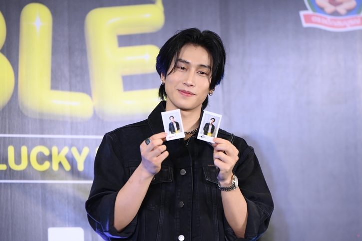 เด็กสมบูรณ์ จัดเต็มดึง “ไบเบิ้ล วิชญ์ภาส” ร่วมท้าลองความอร่อยจึ้งเต็มอารมณ์ ของน้ำจิ้ม 6 สูตร ในงาน “DEK SOM BOON X BIBLE” LUCKY SAUCE LUCKY FAN
