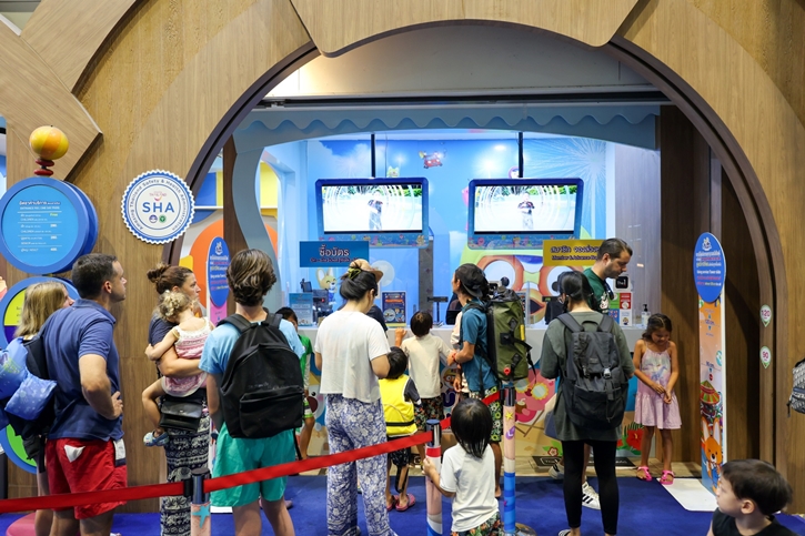 เซ็นทรัลพัฒนาชวน ‘ครูท็อป Rapcher’ พาน้องๆ ตะลุยกิจกรรมสุดมันส์ที่สวนน้ำ PORORO AQUA PARK ในแคมเปญ “The Little Campus 2024