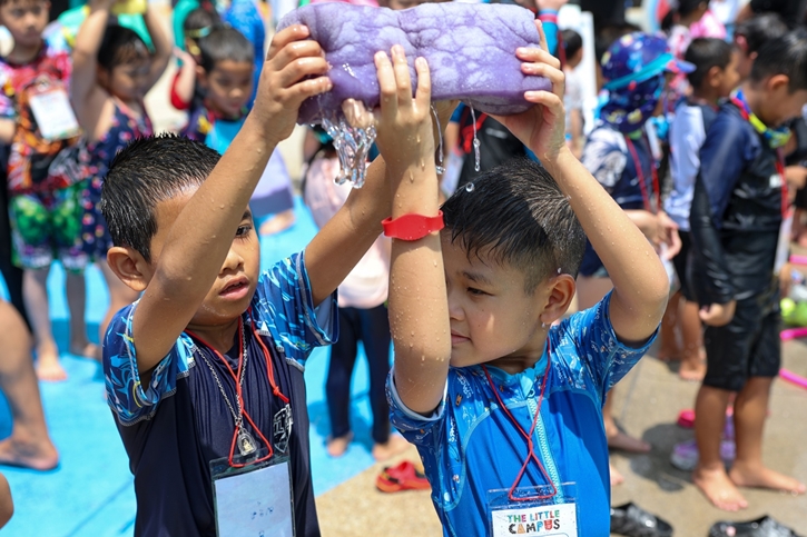 เซ็นทรัลพัฒนาชวน ‘ครูท็อป Rapcher’ พาน้องๆ ตะลุยกิจกรรมสุดมันส์ที่สวนน้ำ PORORO AQUA PARK ในแคมเปญ “The Little Campus 2024