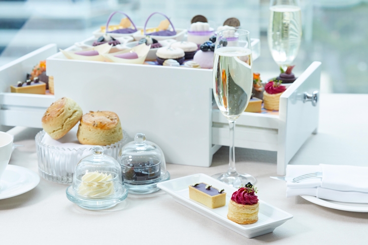 สัมผัสกับทุ่งลาเวนเดอร์อันหอมกรุ่นกับ “Sense of Lavender Afternoon Tea” ณ โรงแรม ดิ โอกุระ เพรสทีจ กรุงเทพฯ