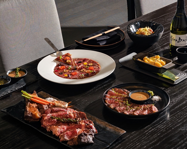 สัมผัสรสชาติ AB Steak เมนูพิเศษจากเนื้อวากิวดรายเอจ ที่ห้องอาหาร อาคีรา เรสเตอรองท์ แอนด์ บาร์