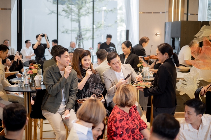 ดิ ออเนอร์ โยธินพัฒนา” เปิดบ้านจัดอีเวนต์เอ็กซ์คลูซีฟร่วมกับ “Kohler” ชวนเชฟกระทะเหล็ก “มาร์ติน บลูโนส” เปิดประสบการณ์ห้องครัวพรีเมียมระดับโลกในบ้านหรูเปี่ยมฟังก์ชัน