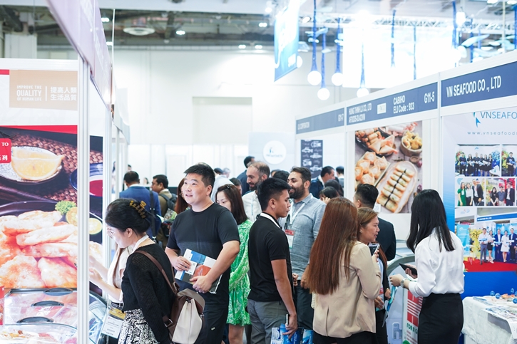 งาน Seafood Expo Asia ซึ่งจัดโดย Diversified Communications ระหว่างวันที่ 4 ถึง 6 กันยายนนี้ที่ Sands Expo Convention Centre ในสิงคโปร์ จะมาพร้อมตัวแทนจัดแสดงสินค้าอาหารทะเลและอุปกรณ์อาหารแปรรูปที่ยิ่งใหญ่ที่สุดจาก 46 ประเทศ
