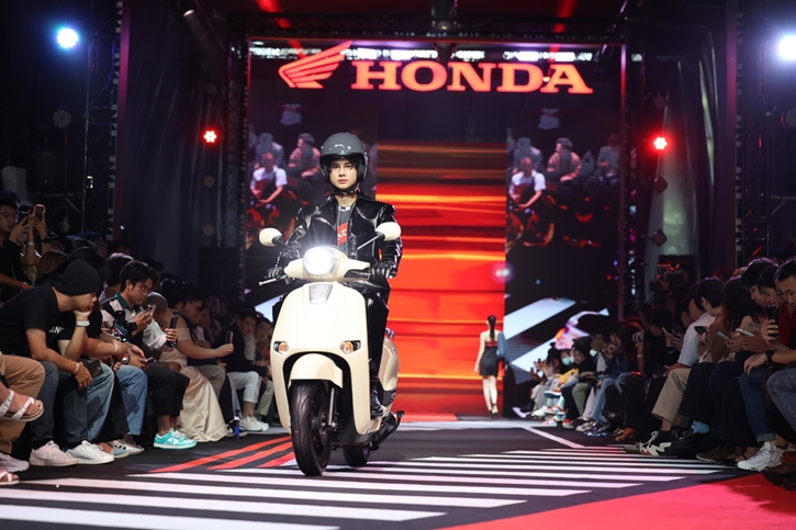 ไทยฮอนด้า จัดงานแฟชั่นโชว์สุดล้ำ ‘Honda Fashion A.T. Week’ เป็นครั้งแรก! เผยโฉม New Honda Giorno+ และ All New LEAD125