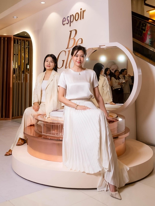 M CURATED โดยเดอะมอลล์ กรุ๊ป เปิดตัว ESPOIR เมกอัพแบรนด์ดังสัญชาติเกาหลี พร้อมแนะนำ BE GLOW VOLUME CUSHION คุชชั่นรุ่นใหม่ล่าสุด