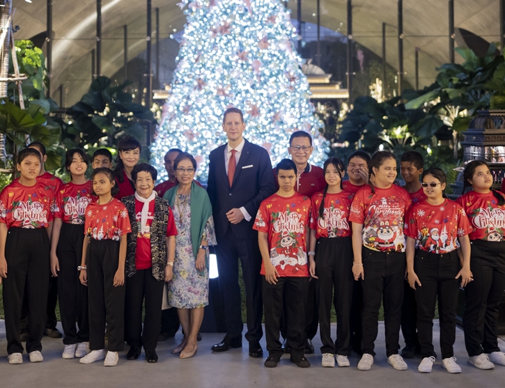 พิธีเปิดไฟต้นคริสต์มาสประจำปี 2567 ณ โรงแรมสินธร เคมปินสกี้ กรุงเทพฯ