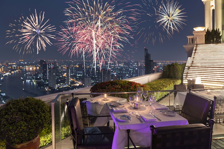 lebua Hotels & Resorts นิยามใหม่แห่งความหรูหราและความตื่นเต้นในช่วงเทศกาลแห่งความสุข ด้วยการนำเสนอการแสดง Laser Mapping ที่สูงที่สุดในประเทศไทย