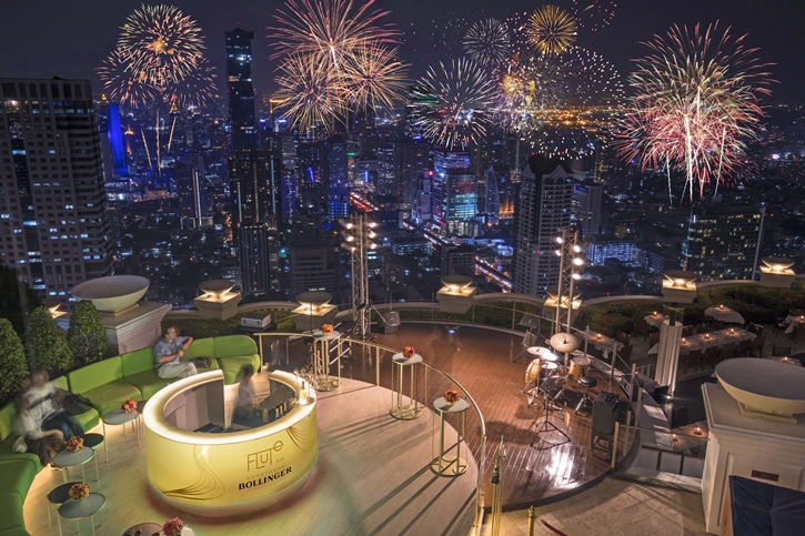 lebua Hotels & Resorts นิยามใหม่แห่งความหรูหราและความตื่นเต้นในช่วงเทศกาลแห่งความสุข ด้วยการนำเสนอการแสดง Laser Mapping ที่สูงที่สุดในประเทศไทย