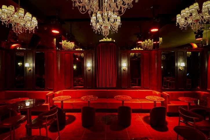 The Red Door เปิดประตูต้อนรับอย่างเป็นทางการ กับ Hybrid Bar & Bistro แห่งใหม่ กับ Remy Martin X.O. Night ค้นพบประสบการณ์ใหม่อันหรูหรา ลึกลับชวนน่าค้นหาภายใต้เบื้องหลังประตูสีแดง!