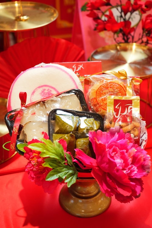 กูร์เมต์ มาร์เก็ต และ กูร์เมต์ อีทส์ ฉลองตรุษจีน “JOY LUCK LOVE CHINESE NEW YEAR 2025” เปิดตัว 7 ชุดไหว้ถูกหลัก มหาเฮง รวมเมนูมงคลร้านดังกว่า 100 เมนู