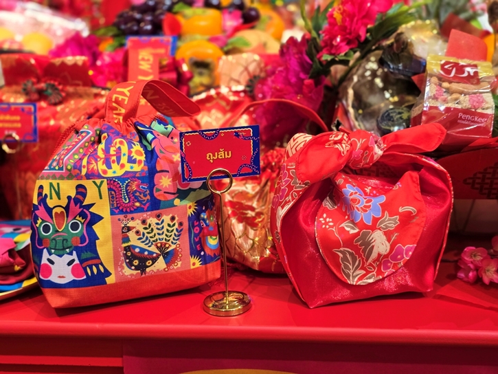 กูร์เมต์ มาร์เก็ต และ กูร์เมต์ อีทส์ ฉลองตรุษจีน “JOY LUCK LOVE CHINESE NEW YEAR 2025” เปิดตัว 7 ชุดไหว้ถูกหลัก มหาเฮง รวมเมนูมงคลร้านดังกว่า 100 เมนู