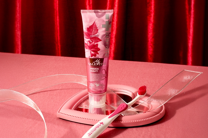 ไอเทมที่คู่รักต้องมีก่อนวันวาเลนไทน์ ฉลองเทศกาลวันแห่งความรัก ‘DENTISTE’ My Valentine’ สเปเชียลเอดิชั่น หลอดสีชมพูครั้งแรก